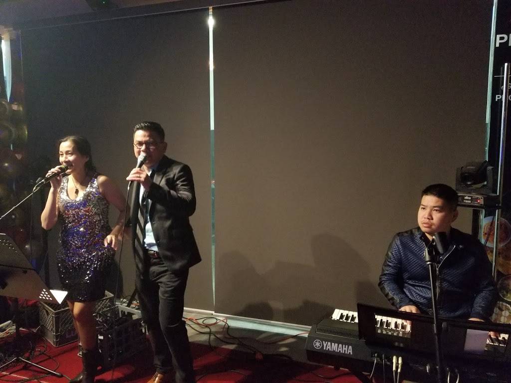 Pho Bucks | restaurant | 5127 W Edinger Ave suite d, Santa Ana, CA 92704, USA | 6572189351 OR +1 657-218-9351