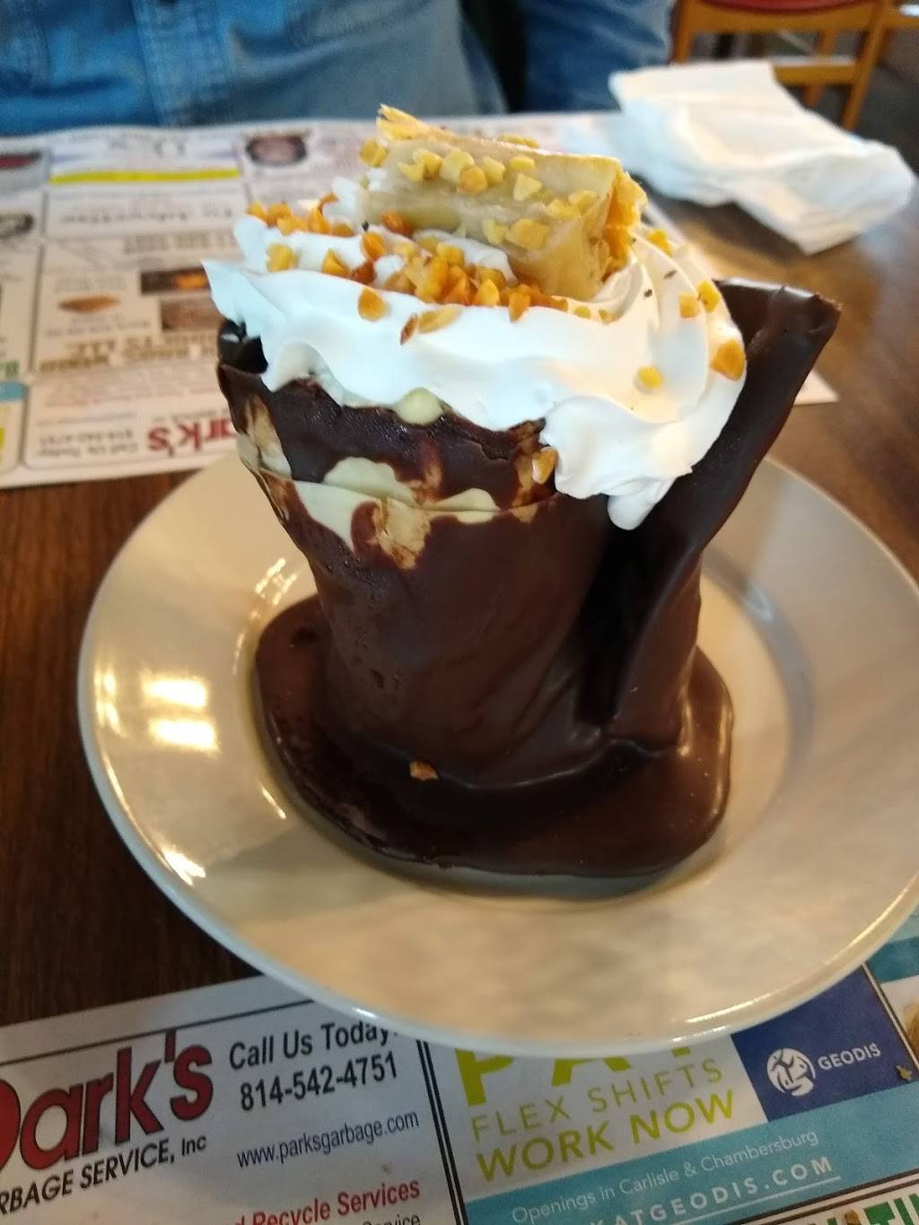 Royal Family Restaurant | restaurant | 1543 E Main St, Waynesboro, PA 17268, USA | 7176557516 OR +1 717-655-7516