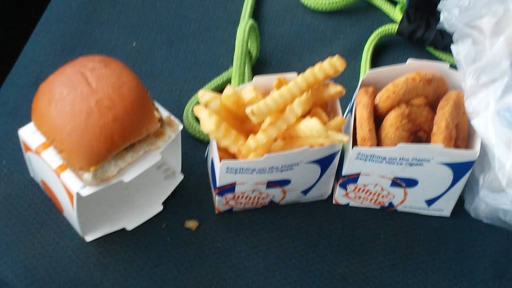 White Castle | restaurant | 265 Broadhollow Rd, Farmingdale, NY 11735, USA | 6312491885 OR +1 631-249-1885