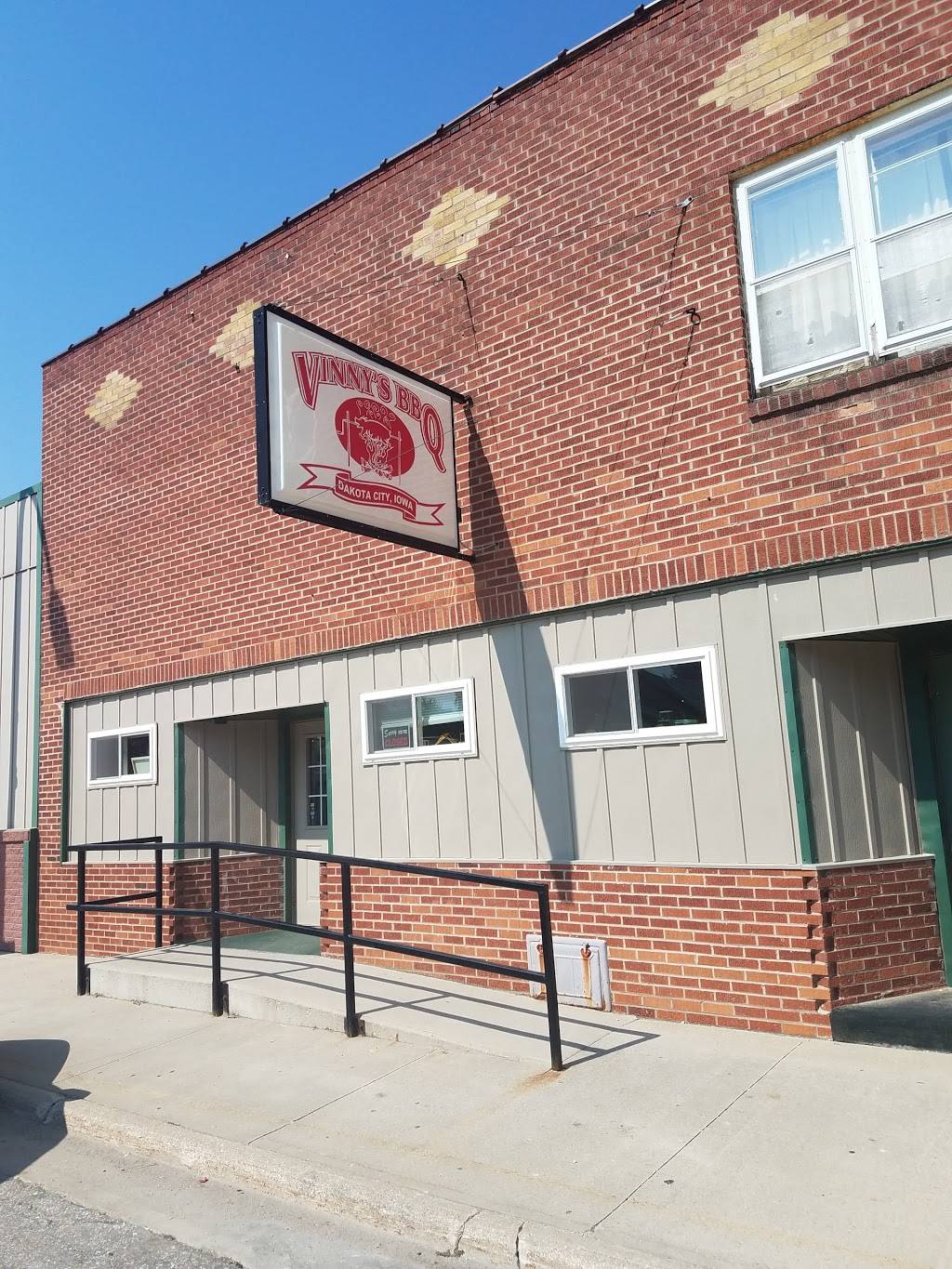Vinnys BBQ | restaurant | 507 Main St, Dakota City, IA 50529, USA | 5153322046 OR +1 515-332-2046