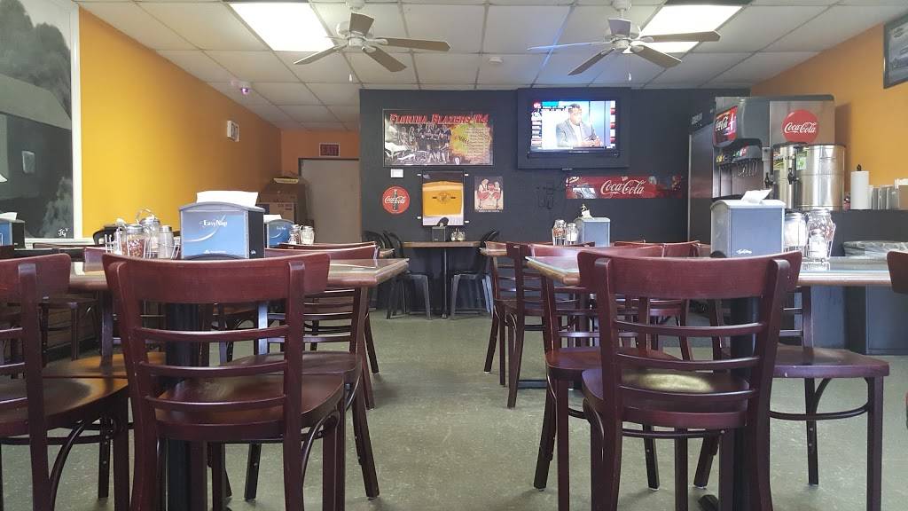 Papas Pizza | meal takeaway | 336 S Lakeview Dr, Lake Helen, FL 32744, USA | 3862283451 OR +1 386-228-3451