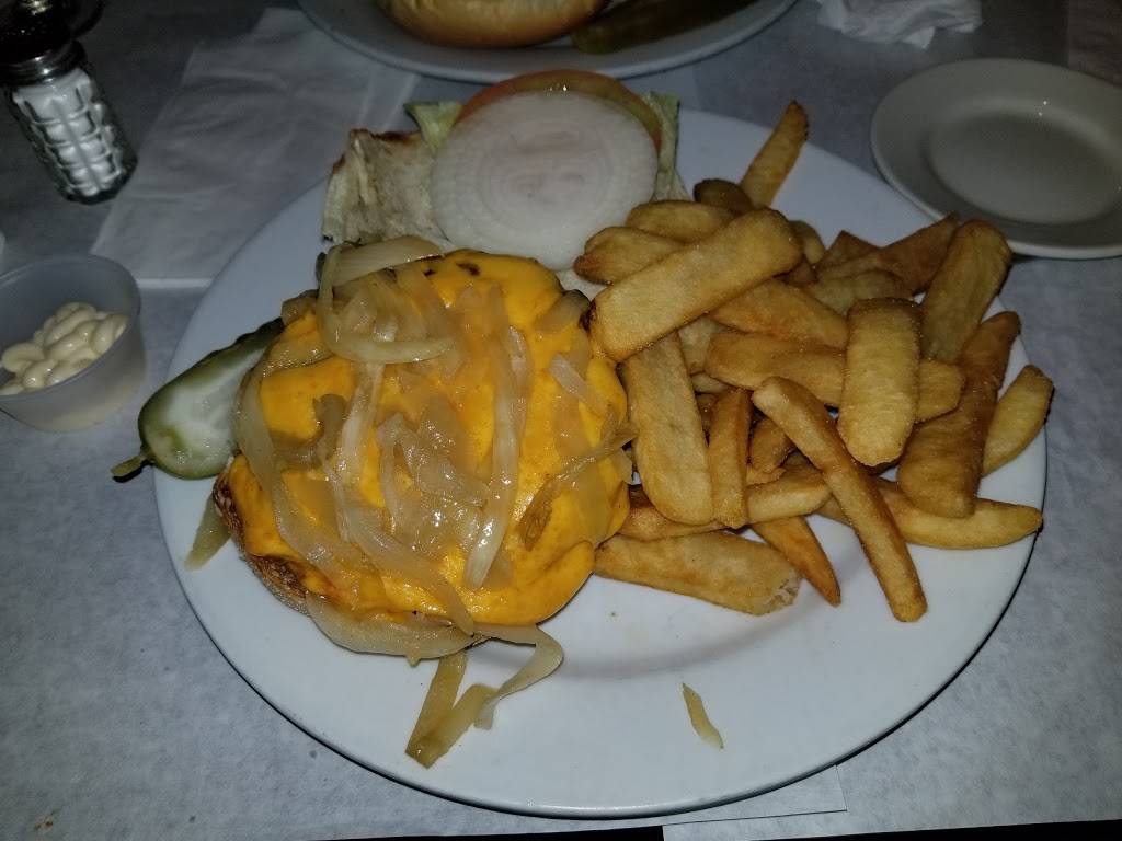 The Wicked Wolf | restaurant | 4029 E Tremont Ave, Bronx, NY 10465, USA | 7188294400 OR +1 718-829-4400