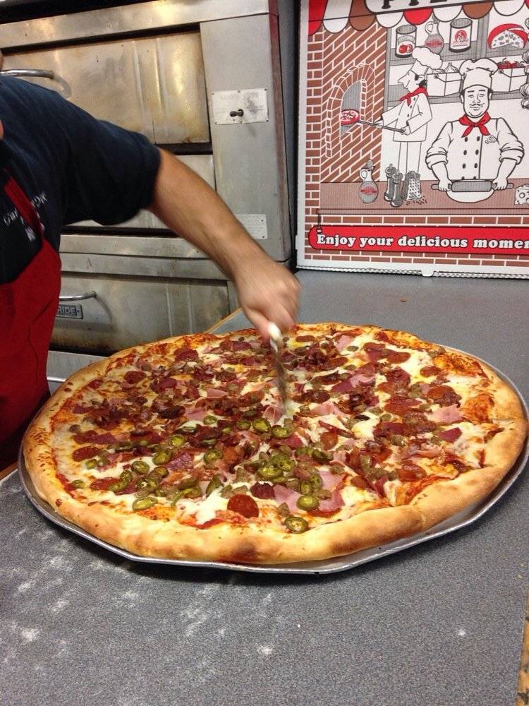 Giant New York Pizza | meal delivery | 3704 Voltaire St, San Diego, CA 92107, USA | 6195231112 OR +1 619-523-1112