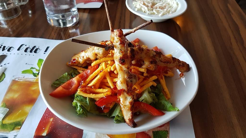 Rôtisserie St-Hubert | restaurant | 107 Chemin Saint-François-Xavier, Candiac, QC J5R 3X8, Canada | 5143855555 OR +1 514-385-5555