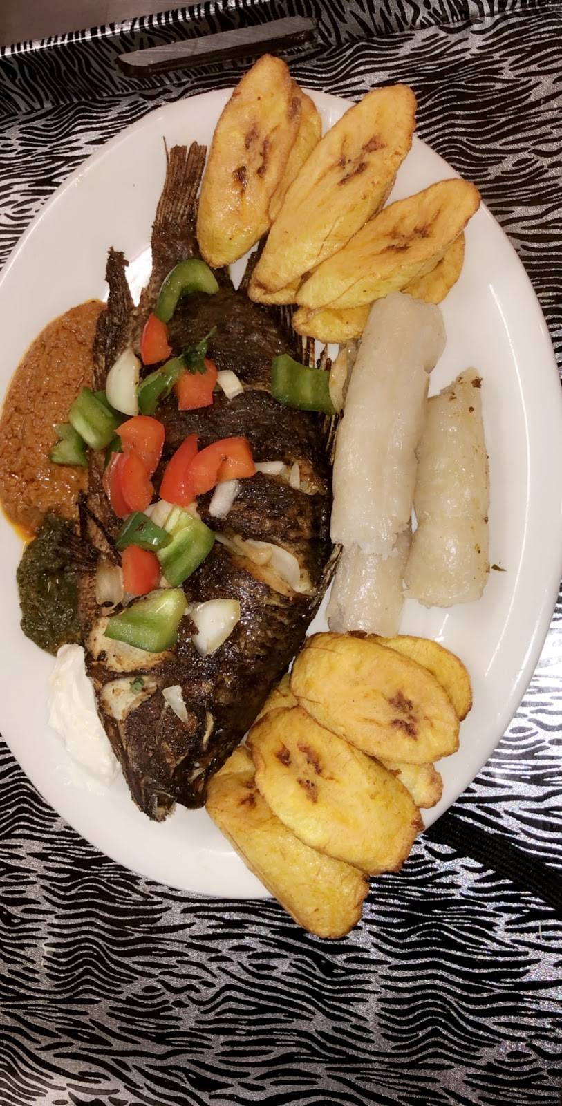 Zuri Bistro | restaurant | 7317 Georgia Ave NW, Washington, DC 20012, USA | 2028299464 OR +1 202-829-9464