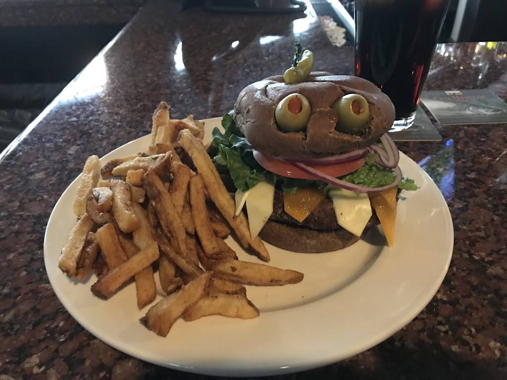 The Bulldog Lowertown | restaurant | 237 6th St E, St Paul, MN 55101, USA | 6512210750 OR +1 651-221-0750