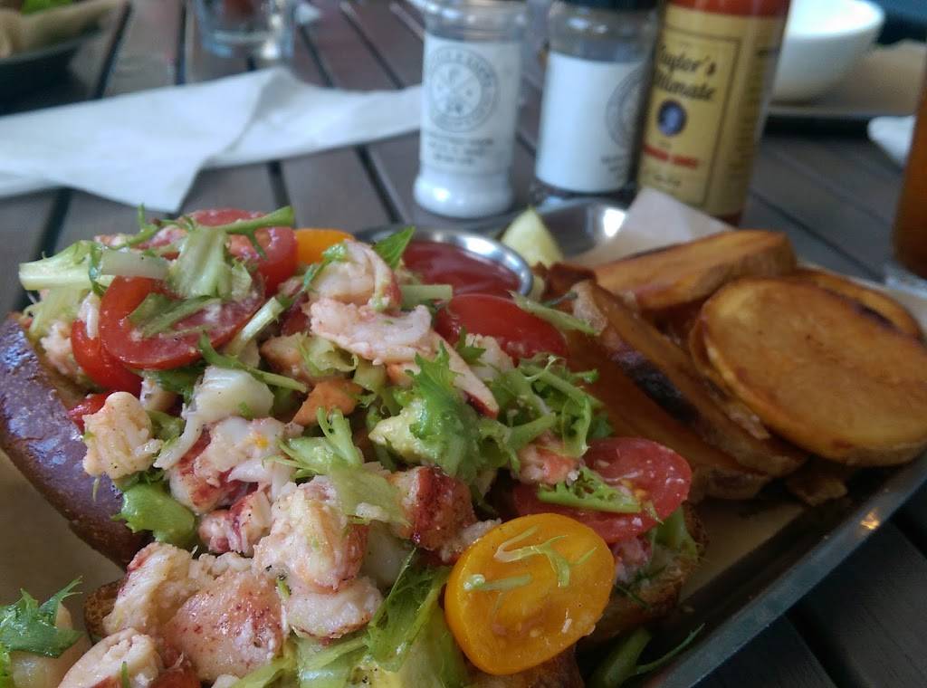 Captain & Krewe Seafood Market & Raw Bar | restaurant | 629 8th St S, Naples, FL 34102, USA | 2392631976 OR +1 239-263-1976