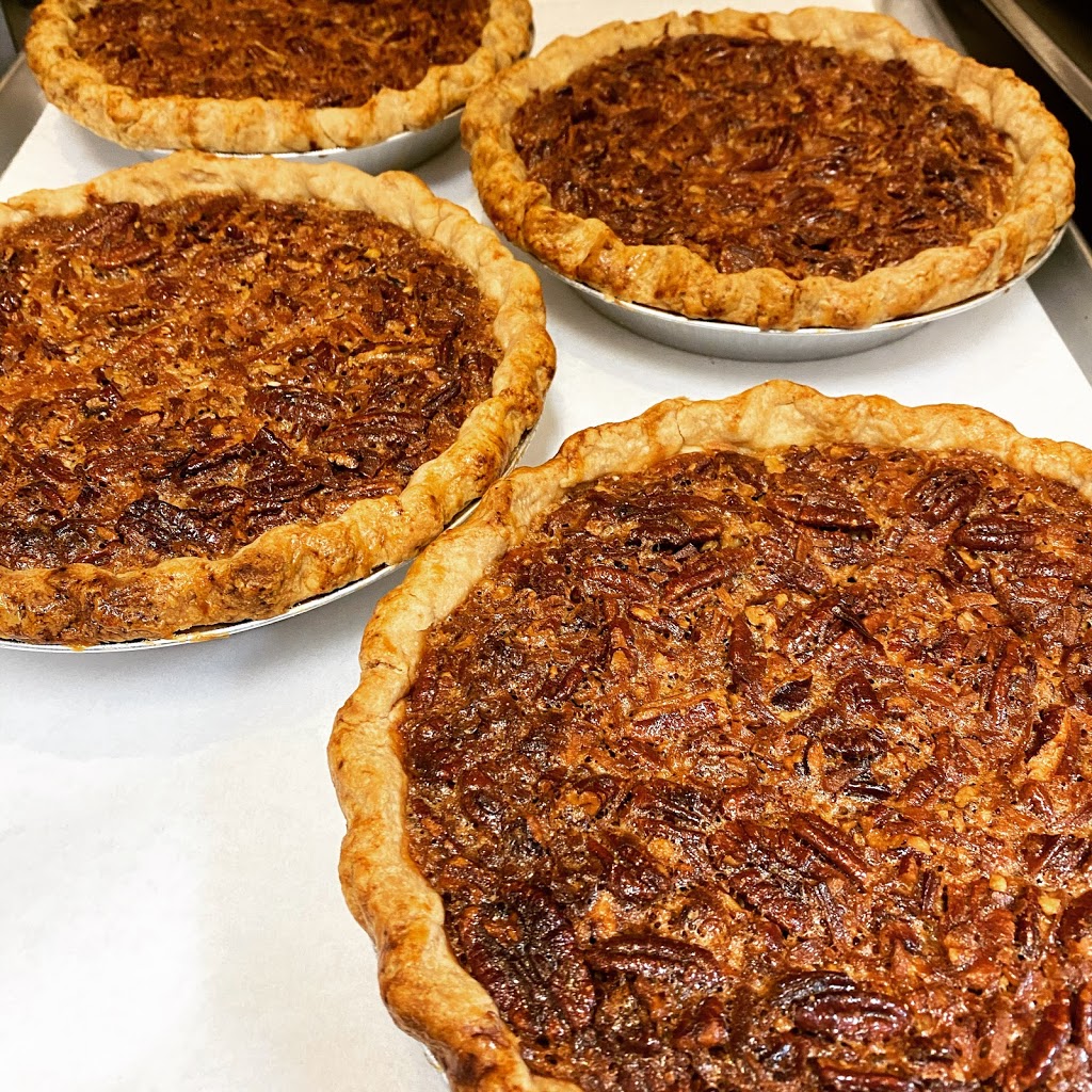 Empanada Mama & The Pie Man | restaurant | 2933 N Broadway, Chicago, IL 60657, USA | 3128565530 OR +1 312-856-5530