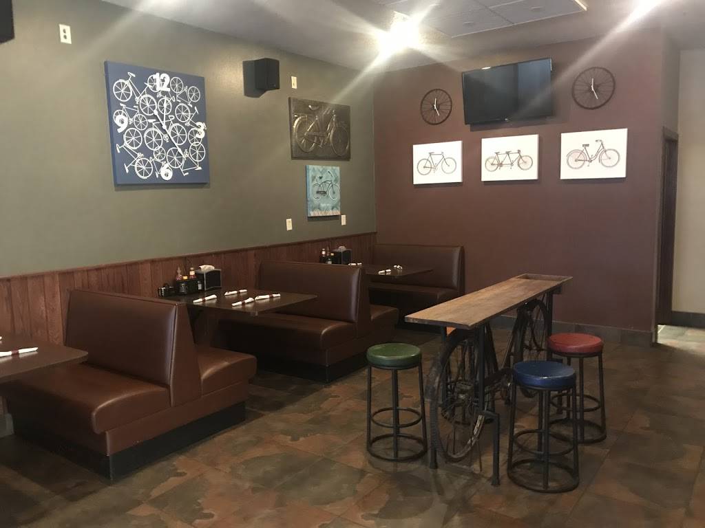 Cynthia’s Kitchen & Cocktails | restaurant | 111 S Main St, Upsala, MN 56384, USA | 3205733663 OR +1 320-573-3663