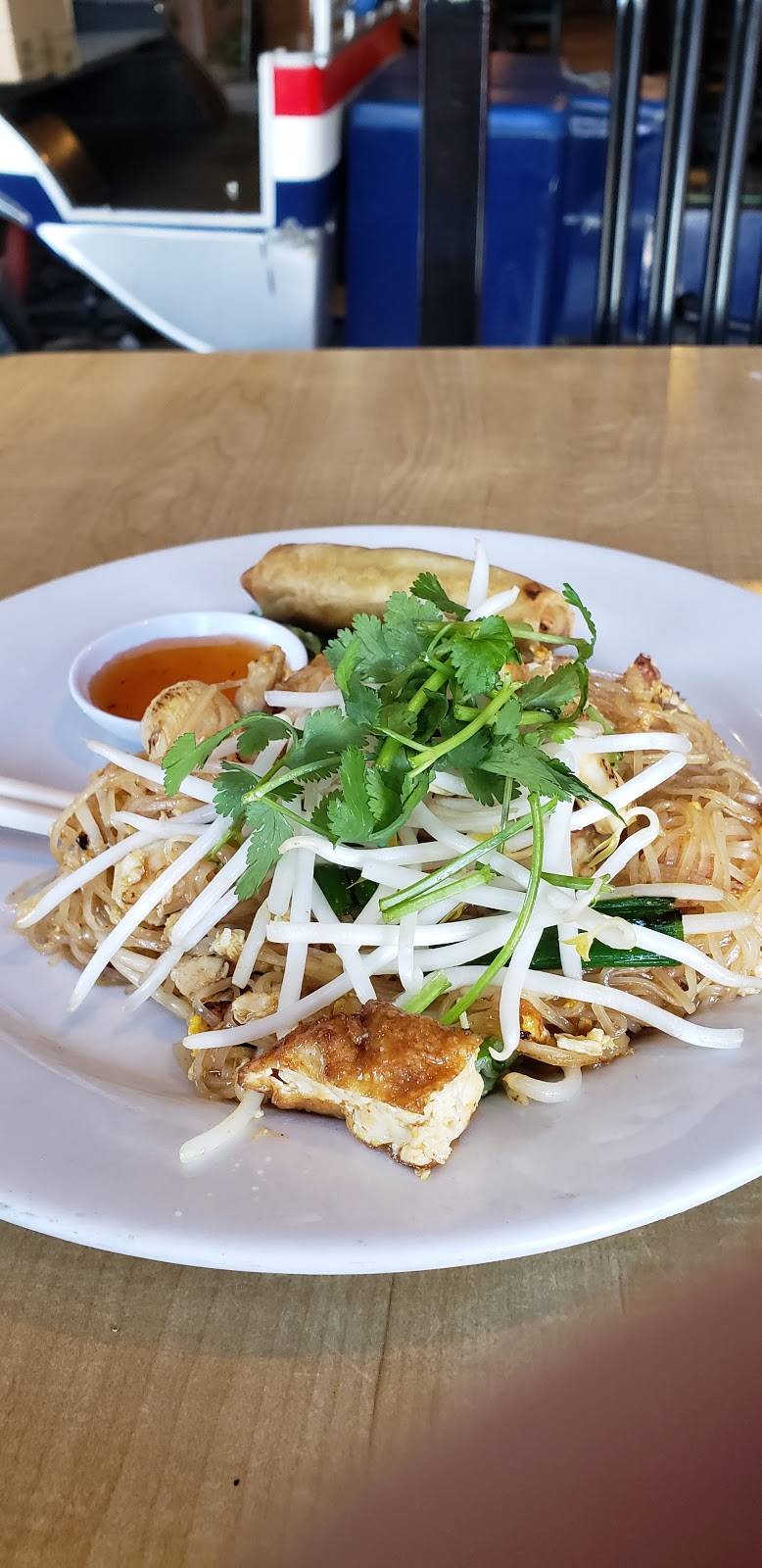 Tuk Tuk Thai Berkeley | restaurant | 2468 Shattuck Ave, Berkeley, CA 94704, USA | 5105406360 OR +1 510-540-6360