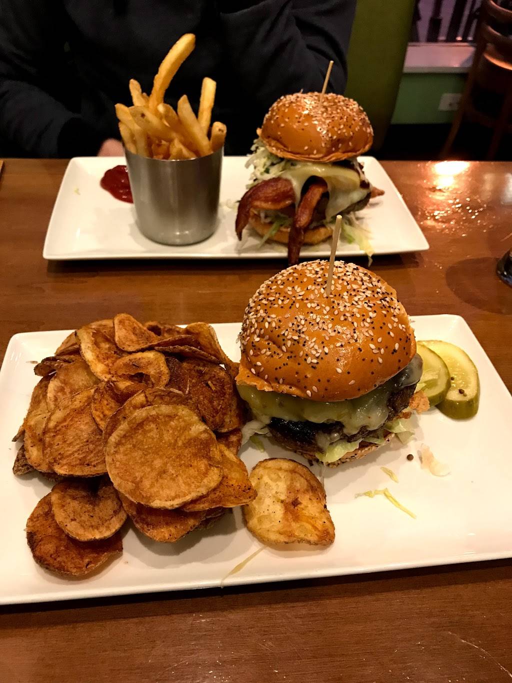 Stoneys on L | restaurant | 2101 L St NW Suite #103, Washington, DC 20037, USA | 2027210019 OR +1 202-721-0019