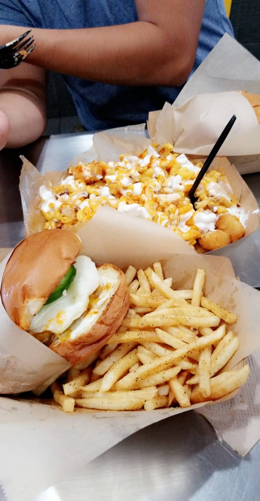 Funky Fries and Burgers | restaurant | 1480 Jamacha Road #203, El Cajon, CA 92019, USA | 6193285959 OR +1 619-328-5959