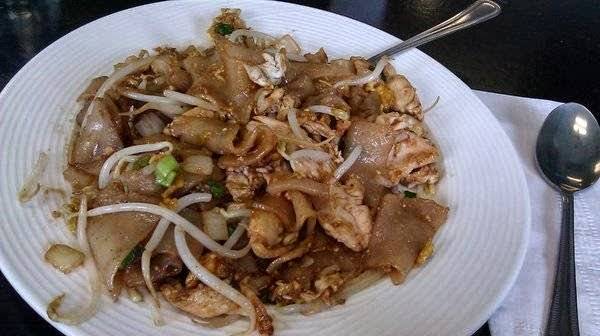 Sopah Thai Kitchen | restaurant | 11 Cedar Swamp Rd, Glen Cove, NY 11542, USA | 5169453688 OR +1 516-945-3688