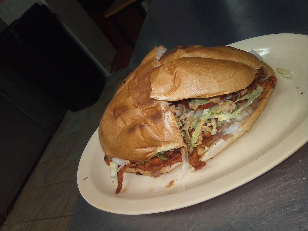 Las Comadres Mexican Restaurant | restaurant | 813 10th St, North Chicago, IL 60064, USA | 8476726347 OR +1 847-672-6347