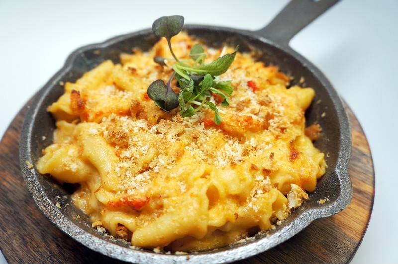 The Pointe Restaurant | restaurant | 82 Bradford St, Provincetown, MA 02657, USA | 5084872365 OR +1 508-487-2365