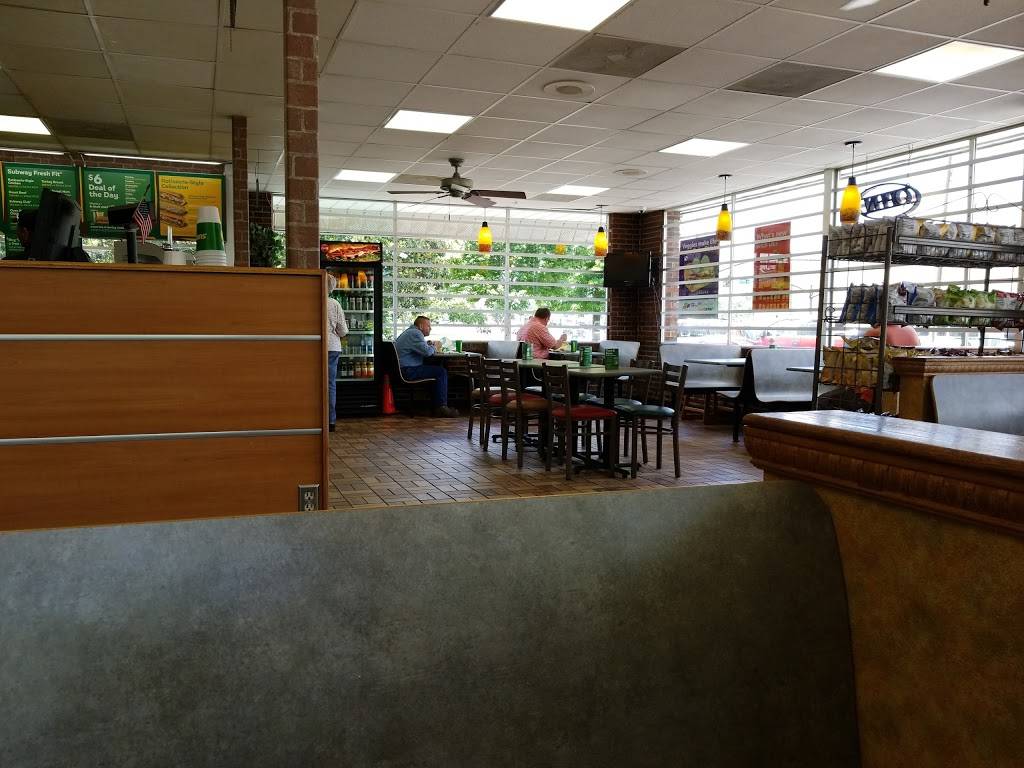 Subway | restaurant | 353 Murfreesboro Rd, Nashville, TN 37210, USA | 6152567827 OR +1 615-256-7827
