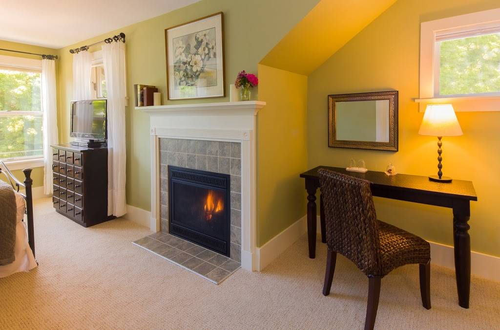 Greenlake Guest House | restaurant | 7630 East Green Lake Dr N, Seattle, WA 98103, USA | 2067298700 OR +1 206-729-8700