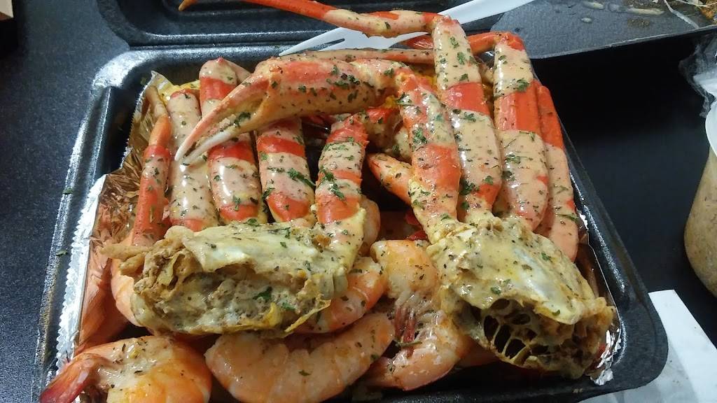 Straight drop seafood & Catering | restaurant | 5645, 594 S Reilly Rd, Fayetteville, NC 28314, USA | 9105684032 OR +1 910-568-4032