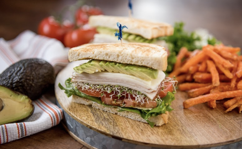 The Broken Yolk Cafe | restaurant | 2462 Del Mar Heights Rd, Del Mar, CA 92014, USA | 8585099655 OR +1 858-509-9655