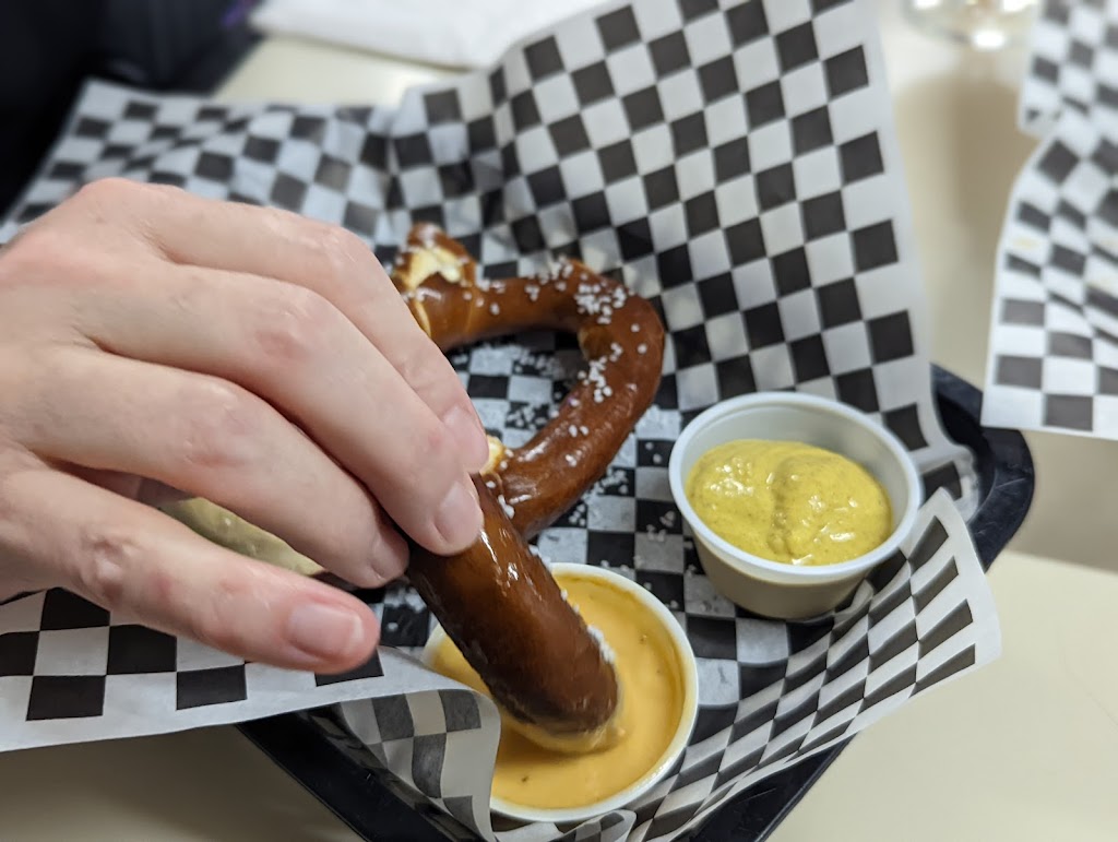 Berts Growler Garage | restaurant | 1635 SW 4th Ave, Ontario, OR 97914, USA | 5418892263 OR +1 541-889-2263