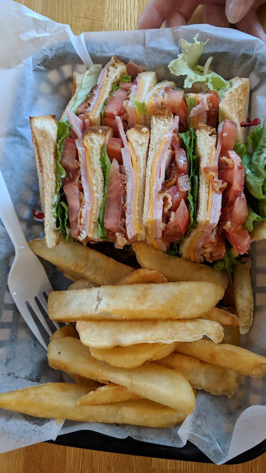 Wintons Corner Cafe | restaurant | 601 N Main St, Winton, NC 27986, USA | 2523589950 OR +1 252-358-9950