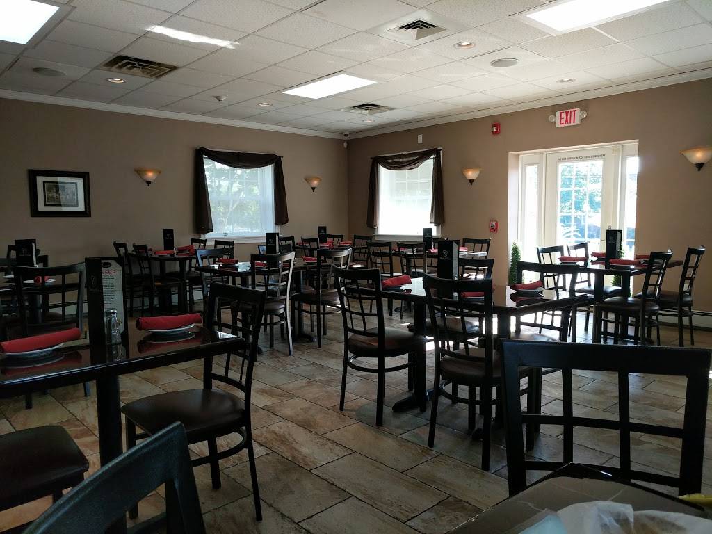 Castello of Niantic | restaurant | 11 E Pattagansett Rd, Niantic, CT 06357, USA | 8604518880 OR +1 860-451-8880