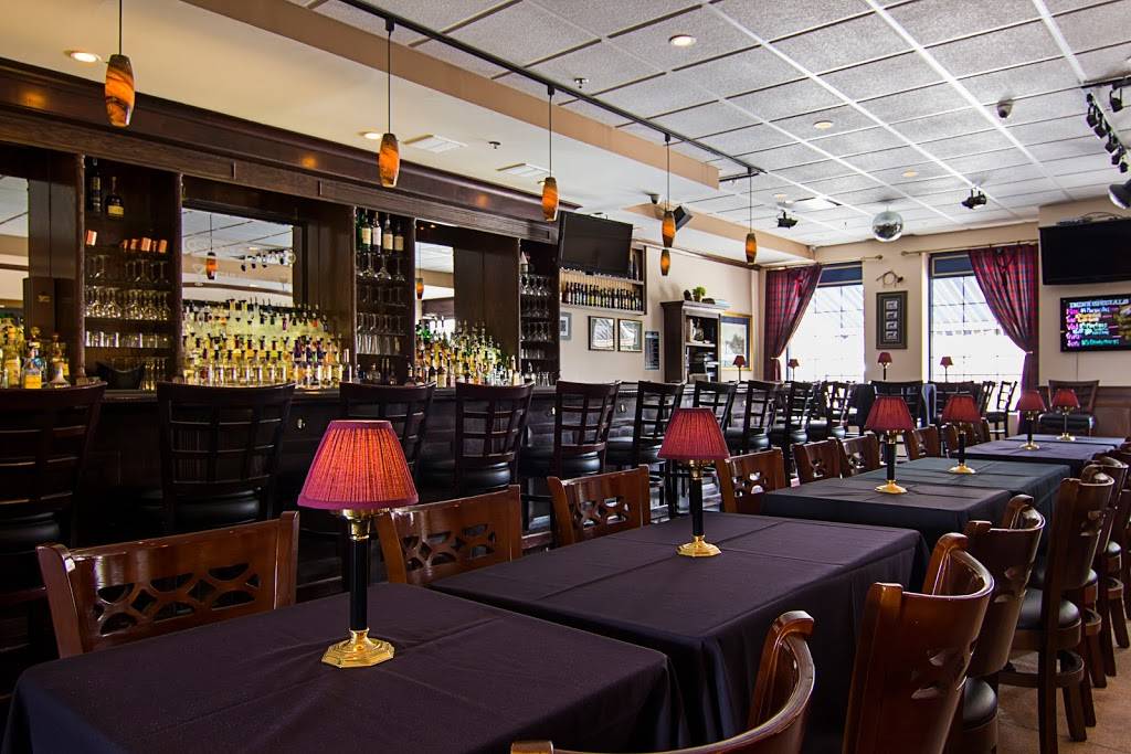 Stray Bar | restaurant | 17 Old Frankfort Way, Frankfort, IL 60423, USA | 8158067185 OR +1 815-806-7185