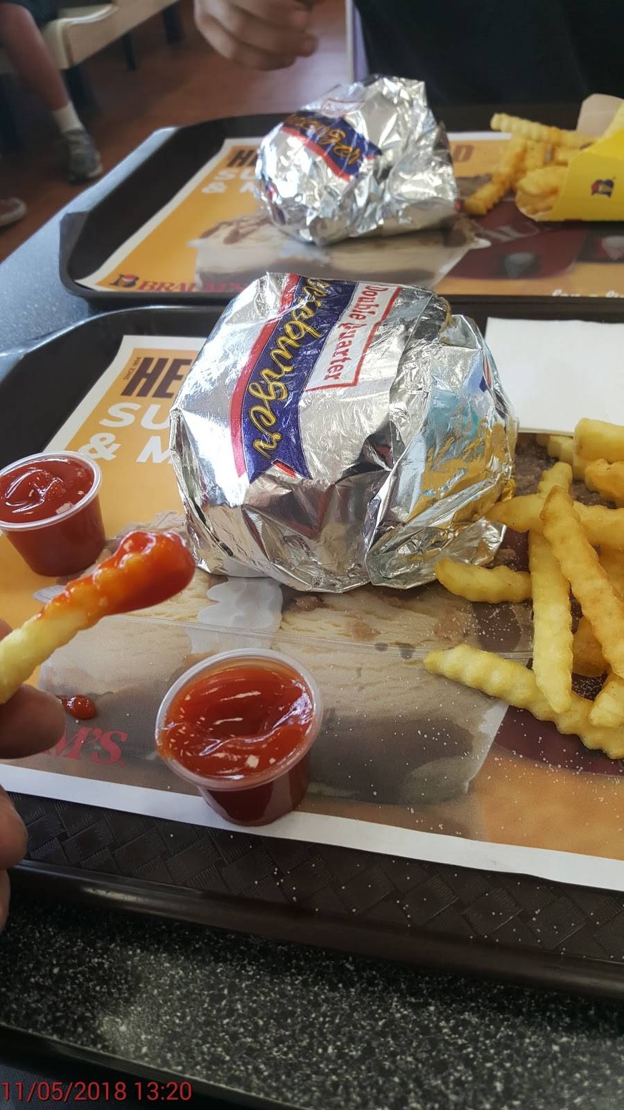 Braums Ice Cream & Burger Restaurant | restaurant | 2202 E Gore Blvd, Lawton, OK 73501, USA | 5803570485 OR +1 580-357-0485