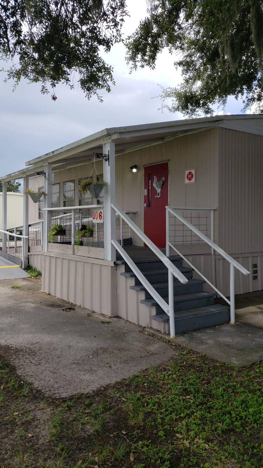 The Cluckin Kitchen | restaurant | 906 S 6th Ave, Wauchula, FL 33873, USA | 8632223918 OR +1 863-222-3918