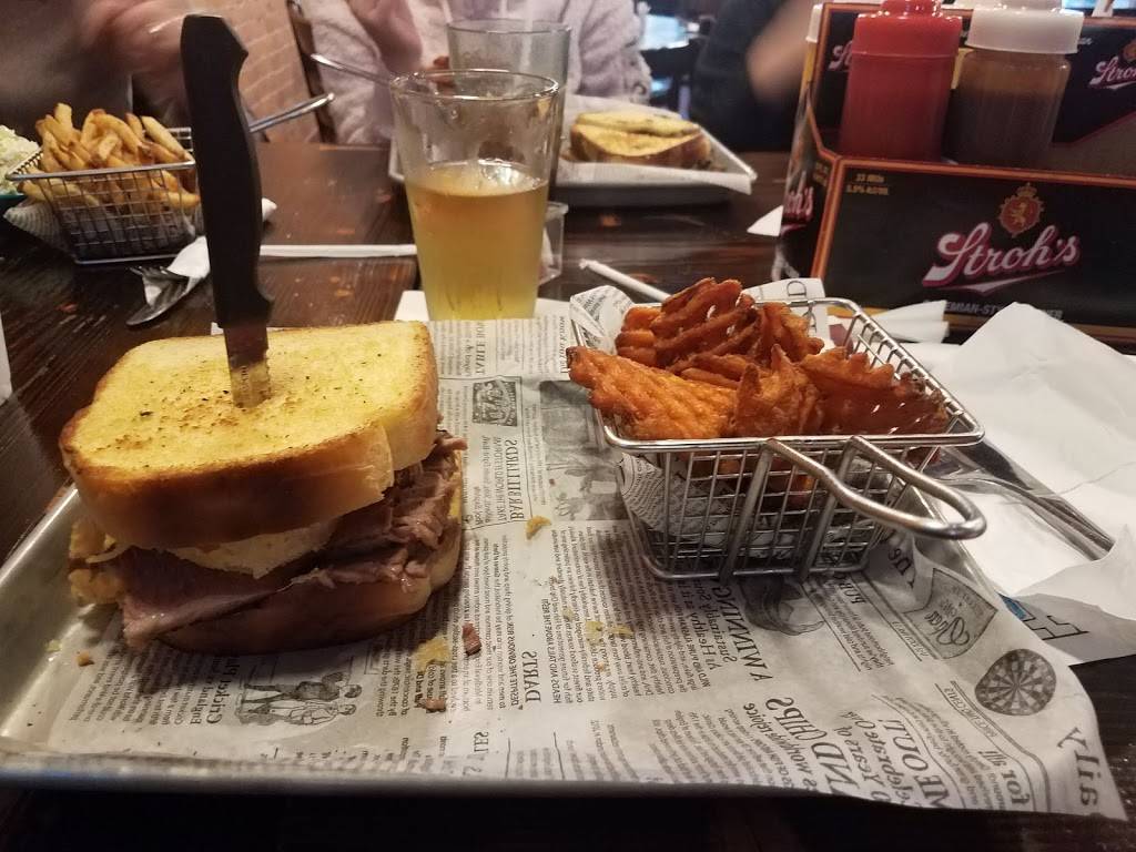 Alvis Barbeque | restaurant | 3233 Biddle Ave, Wyandotte, MI 48192, USA | 7342831030 OR +1 734-283-1030