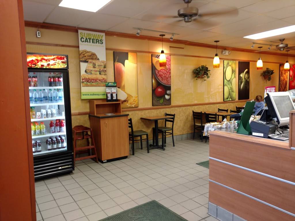 Subway | restaurant | 23009 E Main St, Armada, MI 48005, USA | 5867843006 OR +1 586-784-3006
