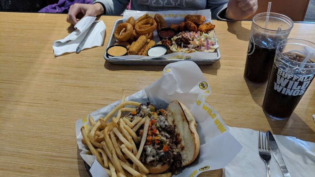 Buffalo Wild Wings | restaurant | 3131 Long Beach Rd, Oceanside, NY 11572, USA | 5165369453 OR +1 516-536-9453