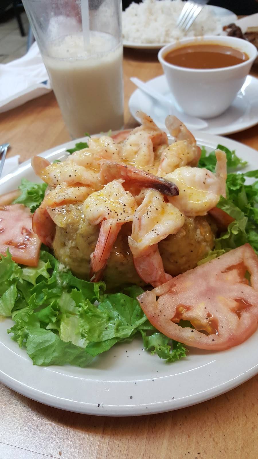 Caribe Restaurant | restaurant | 686 Park St, Hartford, CT 06106, USA | 8605480776 OR +1 860-548-0776