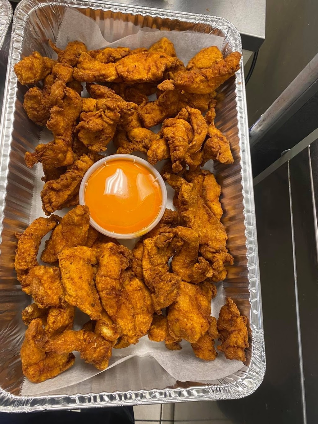 Chester fried chicken Restaurant | restaurant | 2214 W 9th St, Chester, PA 19013, USA | 6108089666 OR +1 610-808-9666