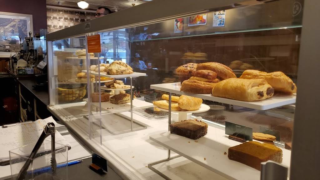 Starbucks | cafe | 129 E Van Buren St B, Woodstock, IL 60098, USA | 8153341325 OR +1 815-334-1325