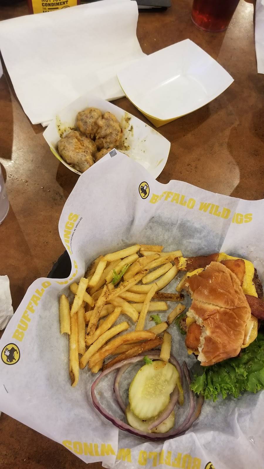 Buffalo Wild Wings | restaurant | 2599 David H McLeod Blvd, Florence, SC 29501, USA | 8432928995 OR +1 843-292-8995