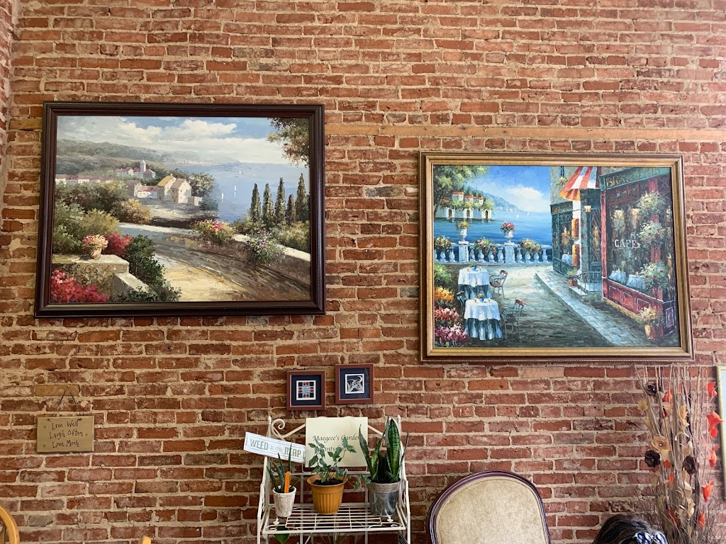 Mimis Cafe Shop | cafe | 209 N Water St, Wilmington, IL 60481, USA | 7798756475 OR +1 779-875-6475