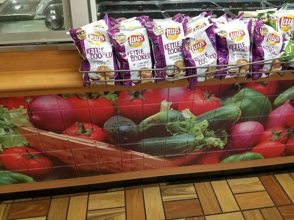 Subway | restaurant | 127 North St, Lucasville, OH 45648, USA | 7402593700 OR +1 740-259-3700