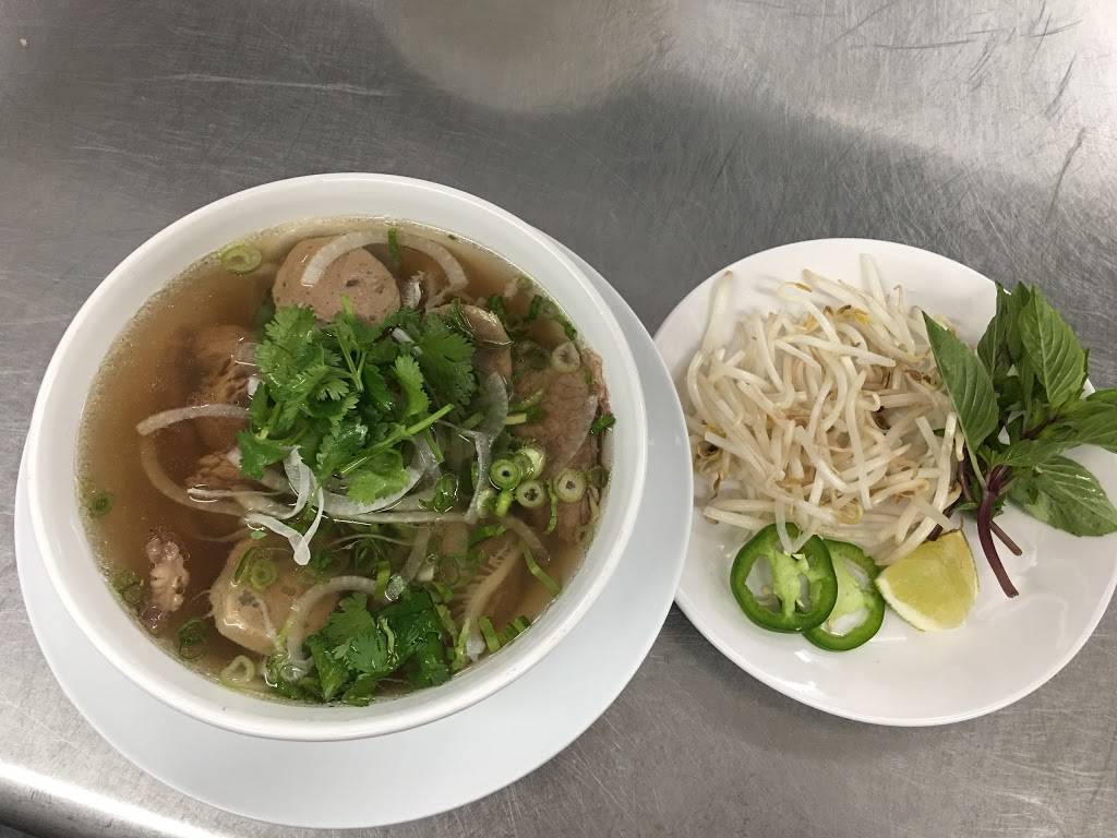 Nguyens Asian Grill | restaurant | 300 Cranberry St, Newland, NC 28657, USA | 8287421555 OR +1 828-742-1555