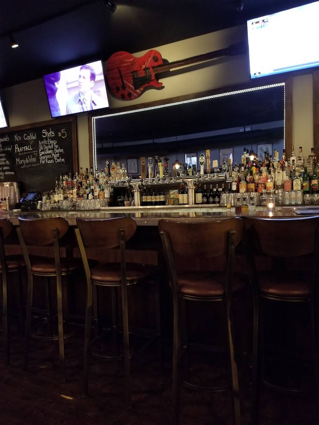 Wolcott Tap | restaurant | 1834 W Montrose Ave, Chicago, IL 60613, USA | 7733607579 OR +1 773-360-7579