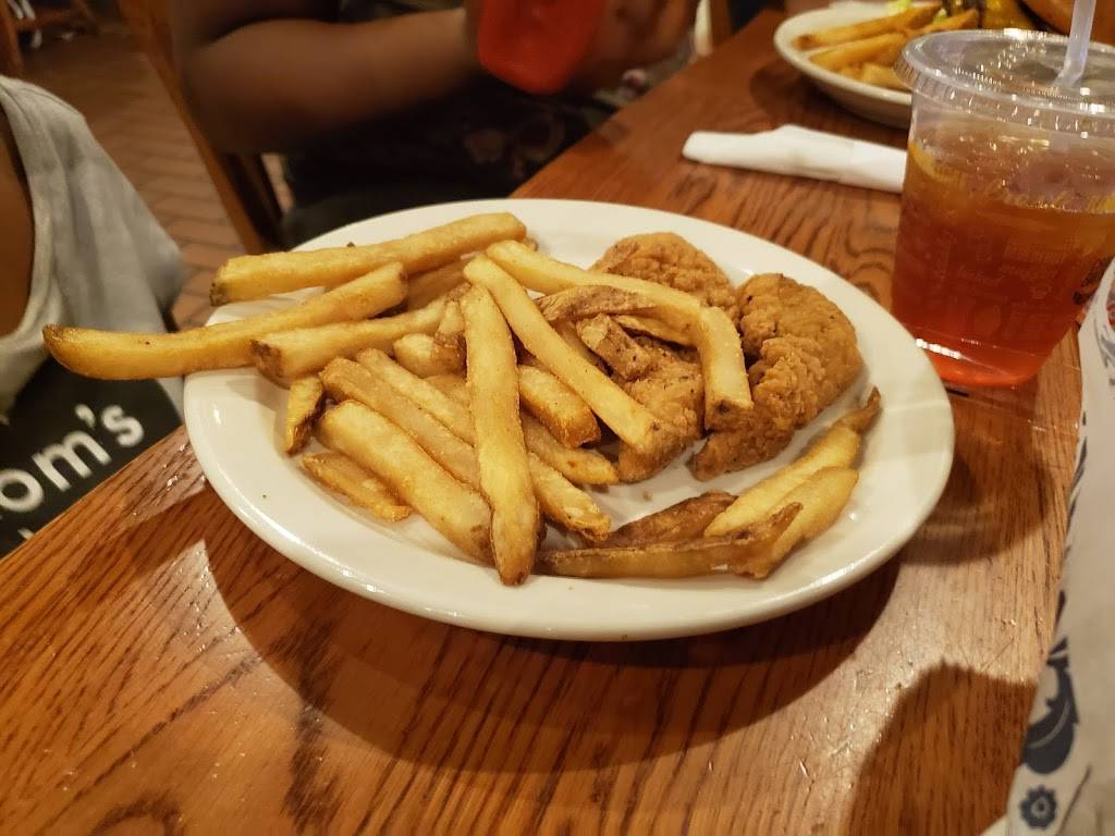 Cracker Barrel Old Country Store | restaurant | 101 Apple Tree Ln, Waynesboro, VA 22980, USA | 5409420156 OR +1 540-942-0156