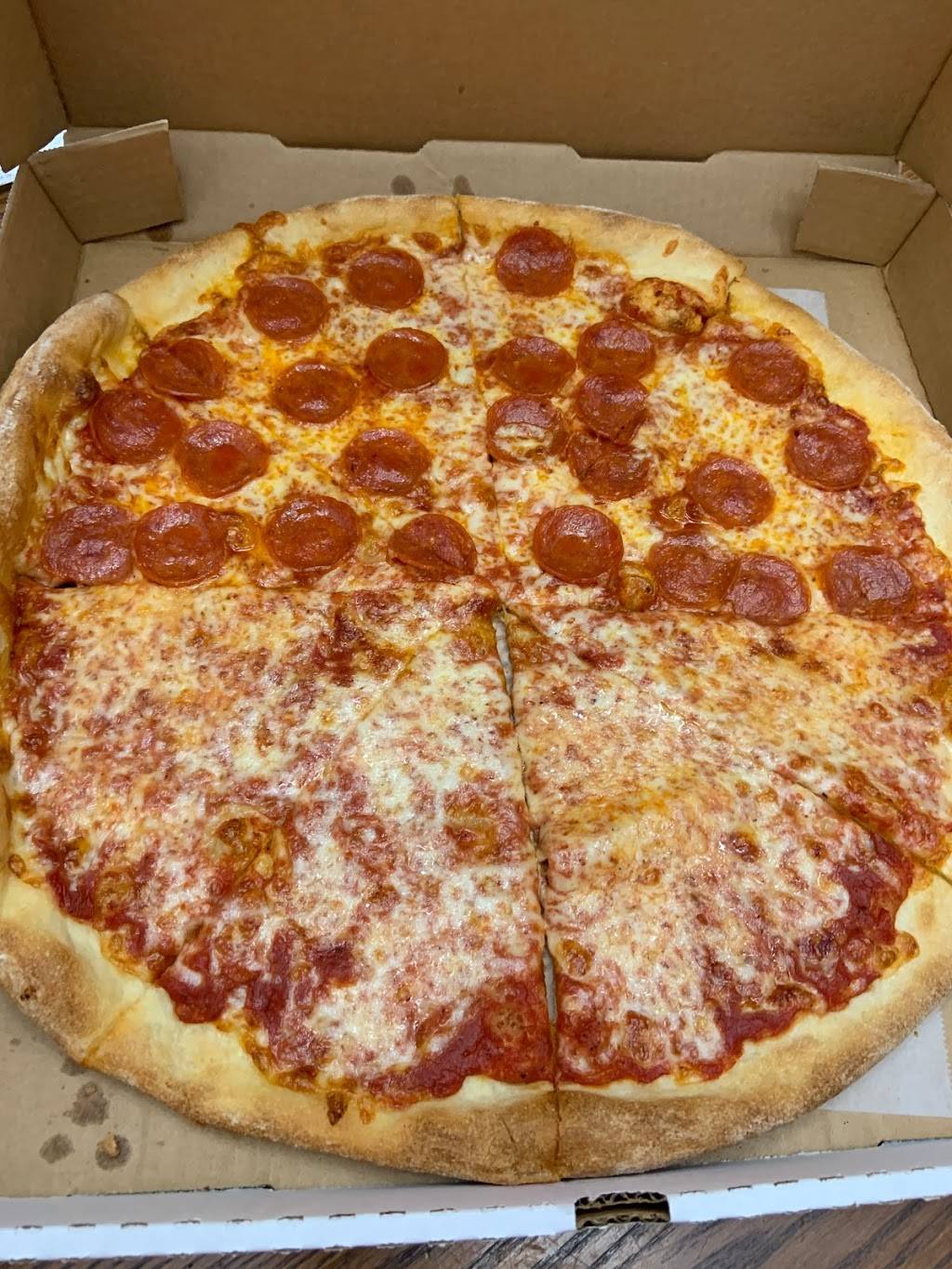 Downtown Pizza | restaurant | 608 Lake Ave, Lake Worth, FL 33460, USA | 5615866448 OR +1 561-586-6448