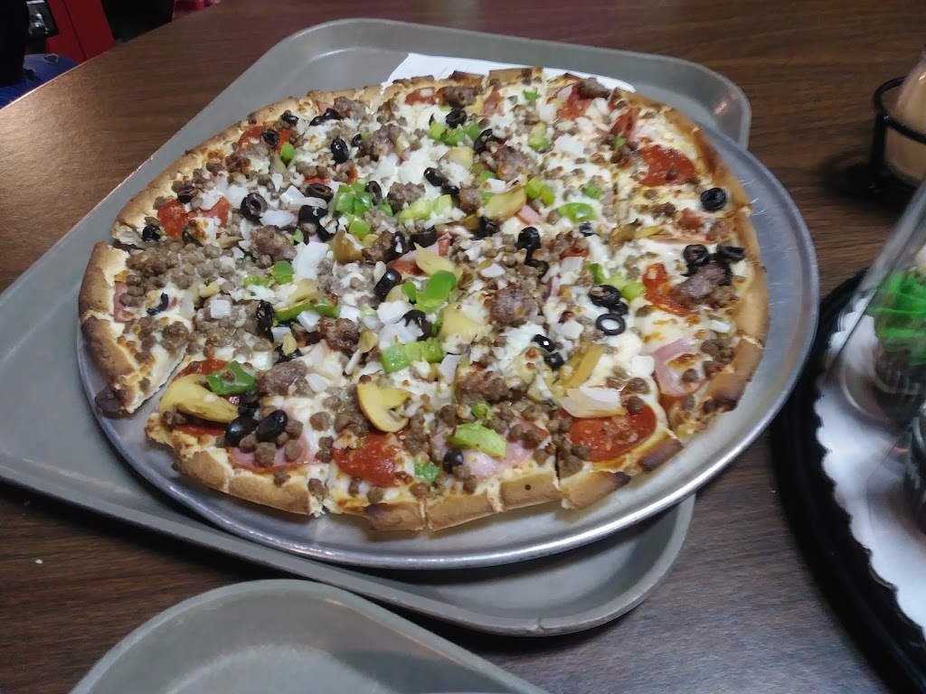 B Js Pizza House | meal delivery | 6301 Monroe Hwy, Ball, LA 71405, USA | 3186402983 OR +1 318-640-2983