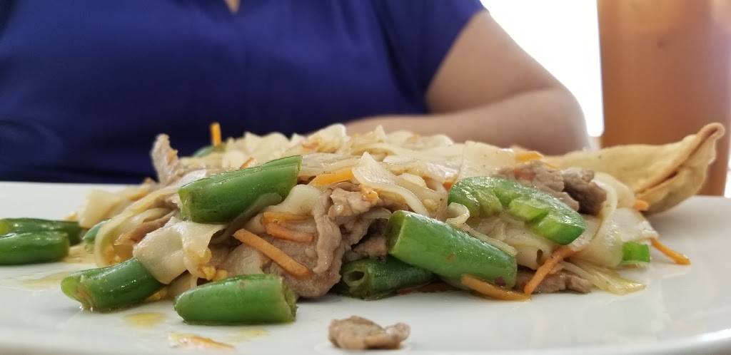 Golden Thai Kitchen | restaurant | 1820 N 75th Ave #110, Phoenix, AZ 85035, USA | 6238499301 OR +1 623-849-9301