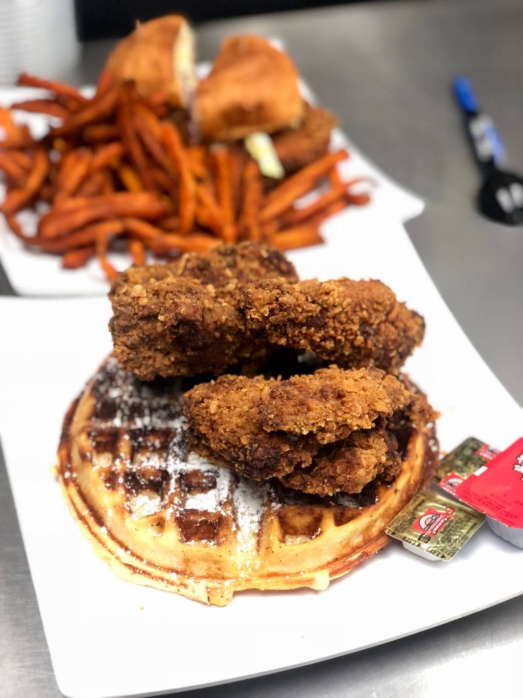 The Chicken Koop | restaurant | 12824 Hadley St #105, Whittier, CA 90601, USA | 5624641780 OR +1 562-464-1780