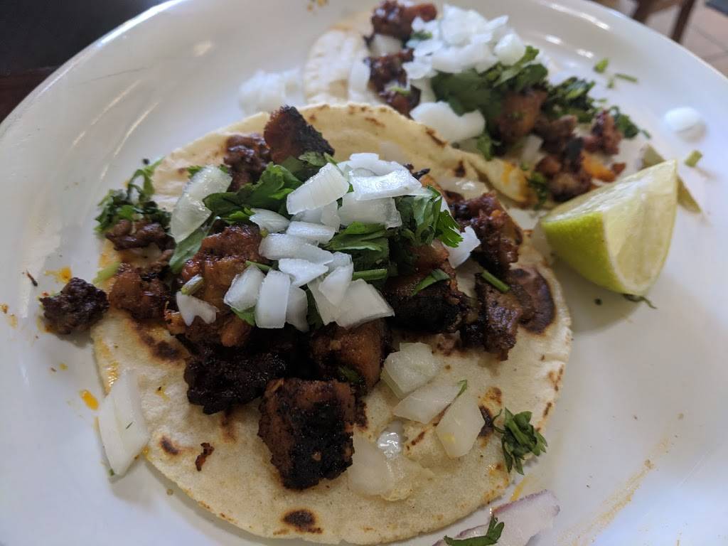 El Huarachito | restaurant | 3010 N Broadway, Los Angeles, CA 90031, USA | 3232230476 OR +1 323-223-0476