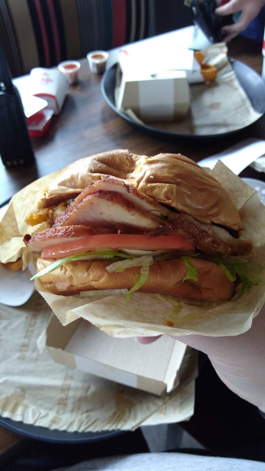 Arbys | restaurant | 2710 Lake Rd, Dyersburg, TN 38024, USA | 7312866788 OR +1 731-286-6788