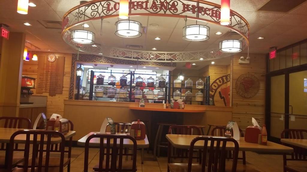 Popeyes Louisiana Kitchen | restaurant | 1245 W Normantown Rd, Romeoville, IL 60446, USA | 8153722867 OR +1 815-372-2867