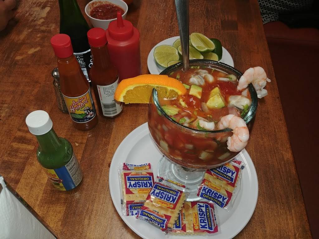 Mariscos el Nayarita | restaurant | 3043 Saviers Rd, Oxnard, CA 93033, USA | 8058324604 OR +1 805-832-4604