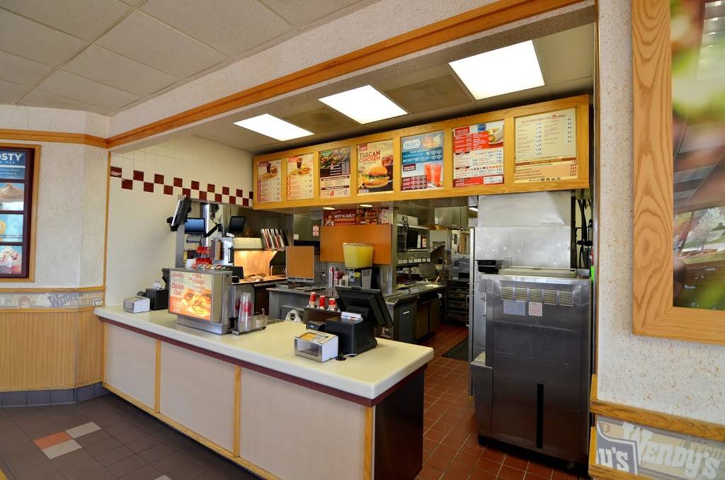 Wendys | restaurant | 860 Candia Rd, Manchester, NH 03109, USA | 6032229074 OR +1 603-222-9074